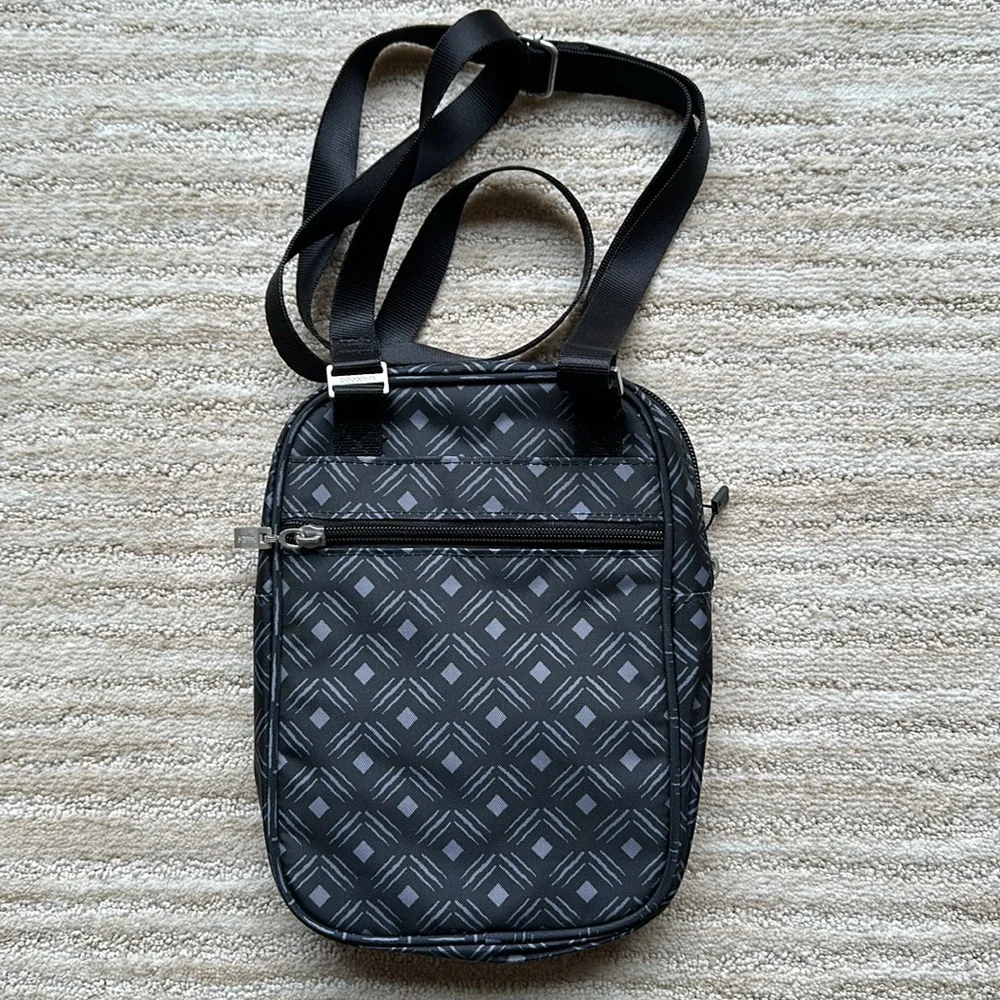 NWT Baggallini Journey Crossbody Bag Travel Purse Black Diamond RFID